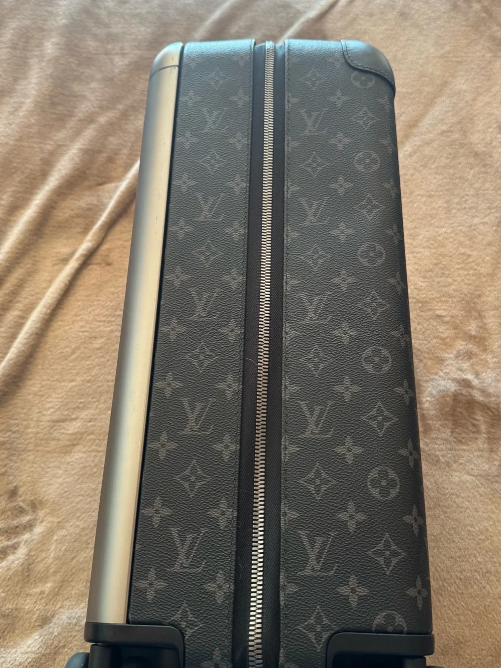 Louis Vuitton Horizon 55 Monogram Eclipse Black